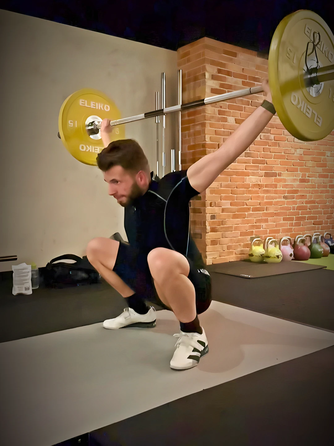 Trening personalny z trenerem Karolem Domańskim spowoduje, że zaczniesz rwać sztangę